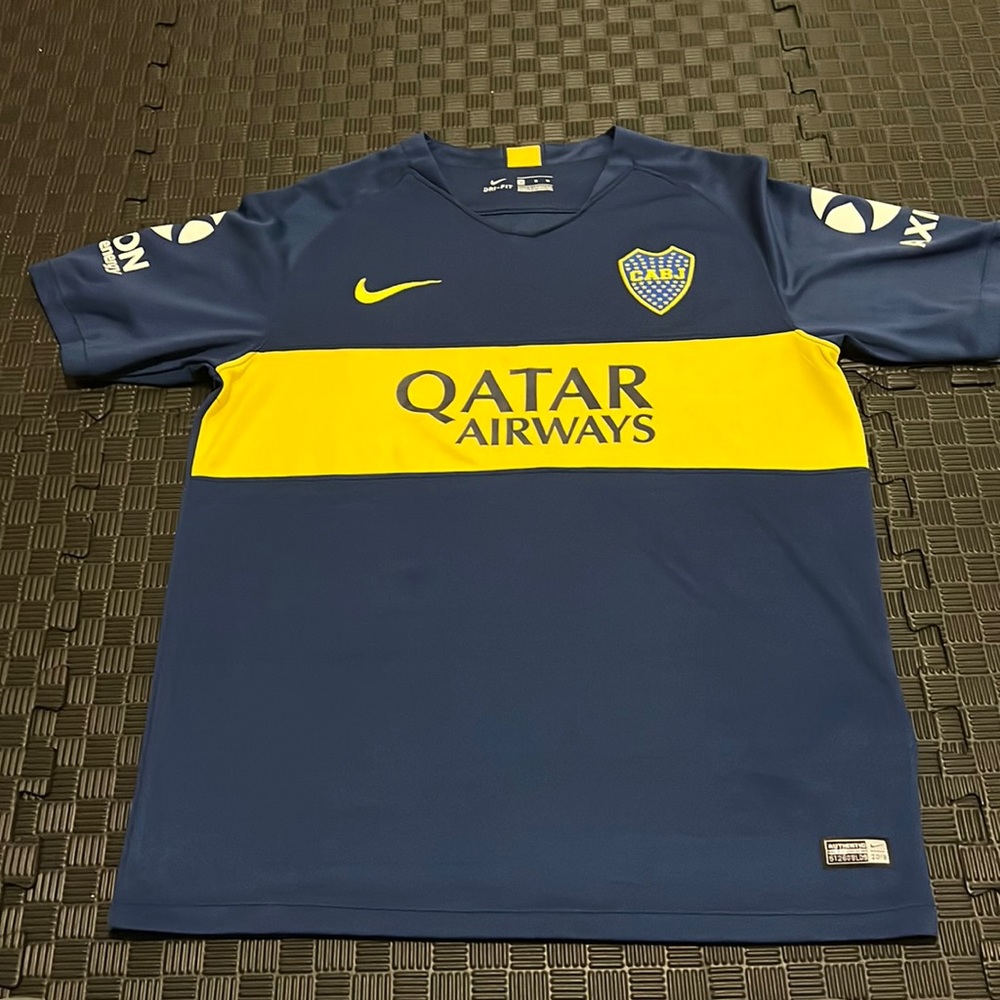 Mens Boca Jr soccer jersey size M
